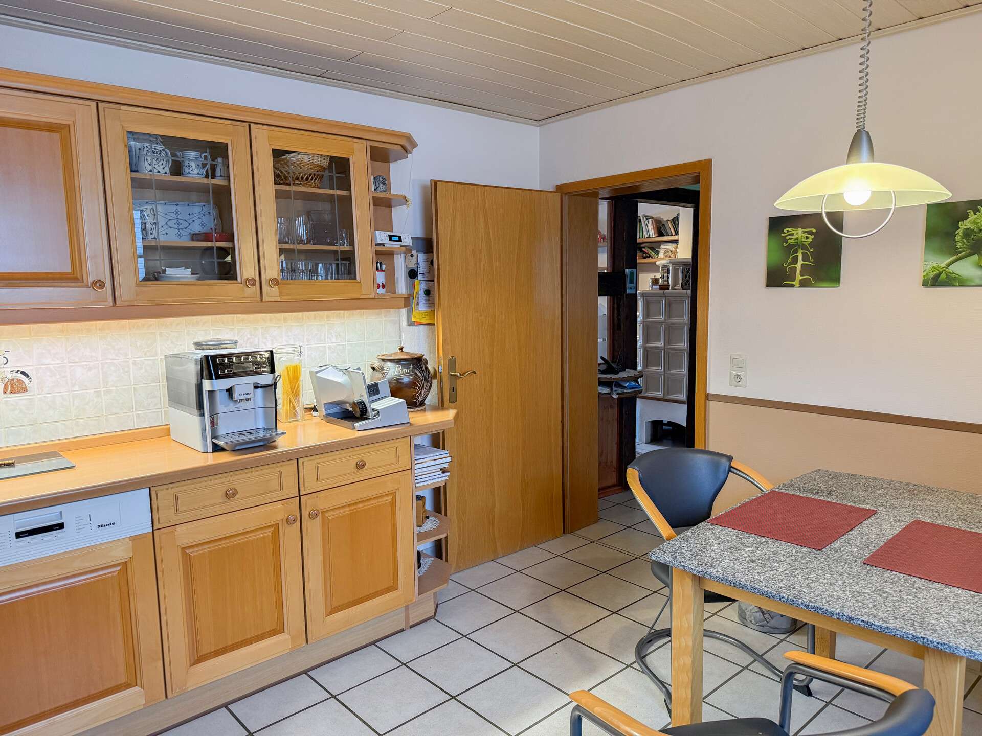 Immobilie in Gehlert - Zwei Wohnhäuser auf großem Grundstück in ruhiger Ortsrandlage! Ideal für Mehrgenerationen - Bild 5