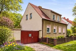 Platz für die ganze Familie – Gemütliches Zuhause mit großzügigem Grundstück in Zörbig OT  Löberitz – Die vollständige Adresse der Immobilie erhältst du vom Anbieter., 6780 Zörbig – Vorschaubild 1
