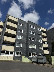 Renovierte + Vermietete 4-Zimmer-Wohnung zu verkaufen