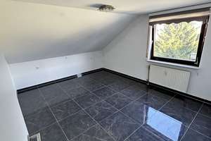 Helle 3-Zimmer Dachgeschosswohnung mit Balkon in Böckingen – Die vollständige Adresse der Immobilie erhältst du vom Anbieter., 74080 Böckingen, Heilbronn – Vorschaubild 4