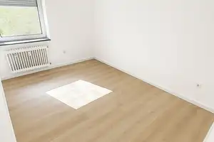 Helle, modernisierte 2-Raum-Wohnung mit Balkon und EBK – Weisenauer Weg 4-6, 55129 Mainz – Vorschaubild 4
