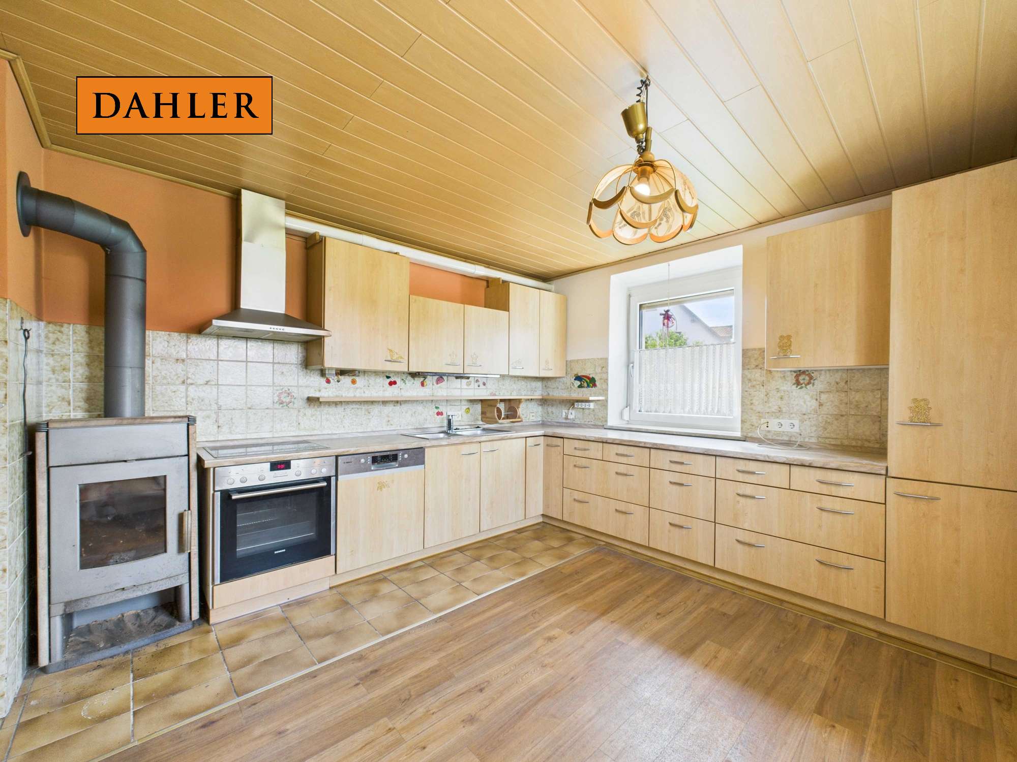 Immobilie in Ellgau - Großes Einfamilienhaus in Ellgau - Bild 1