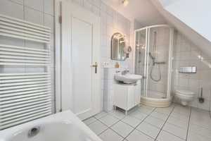 Sie arbeiten am Flughafen: Modernes Townhouse mit Garten in Erding – Erding (Kreis) – Vorschaubild 11