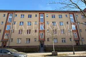 Denkmalgeschütze Wohnanlage - Kapitalanlage einer perfekt geschnittenen 2 Zimmer-Wohnung mit Balkon!