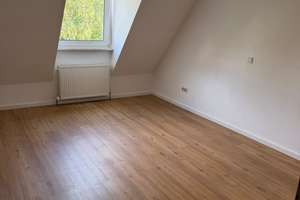 Schöne, helle Dachgeschosswohnung mit Balkon – Hauptstraße  74 a-c, 75181 Eutingen, Pforzheim – Vorschaubild 3
