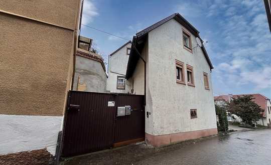 Zweifamilienhaus in St. Martin mit großer Werkstatt und Platz für Ihre Ideen!