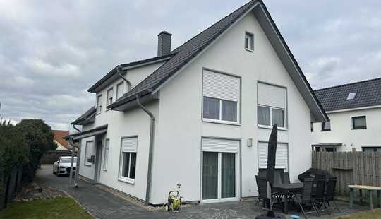 Bild von UETZE OT HÄNIGSEN: Neuwertiges Komfort - Einfamilienhaus mit großen Grundstück Bj.2015