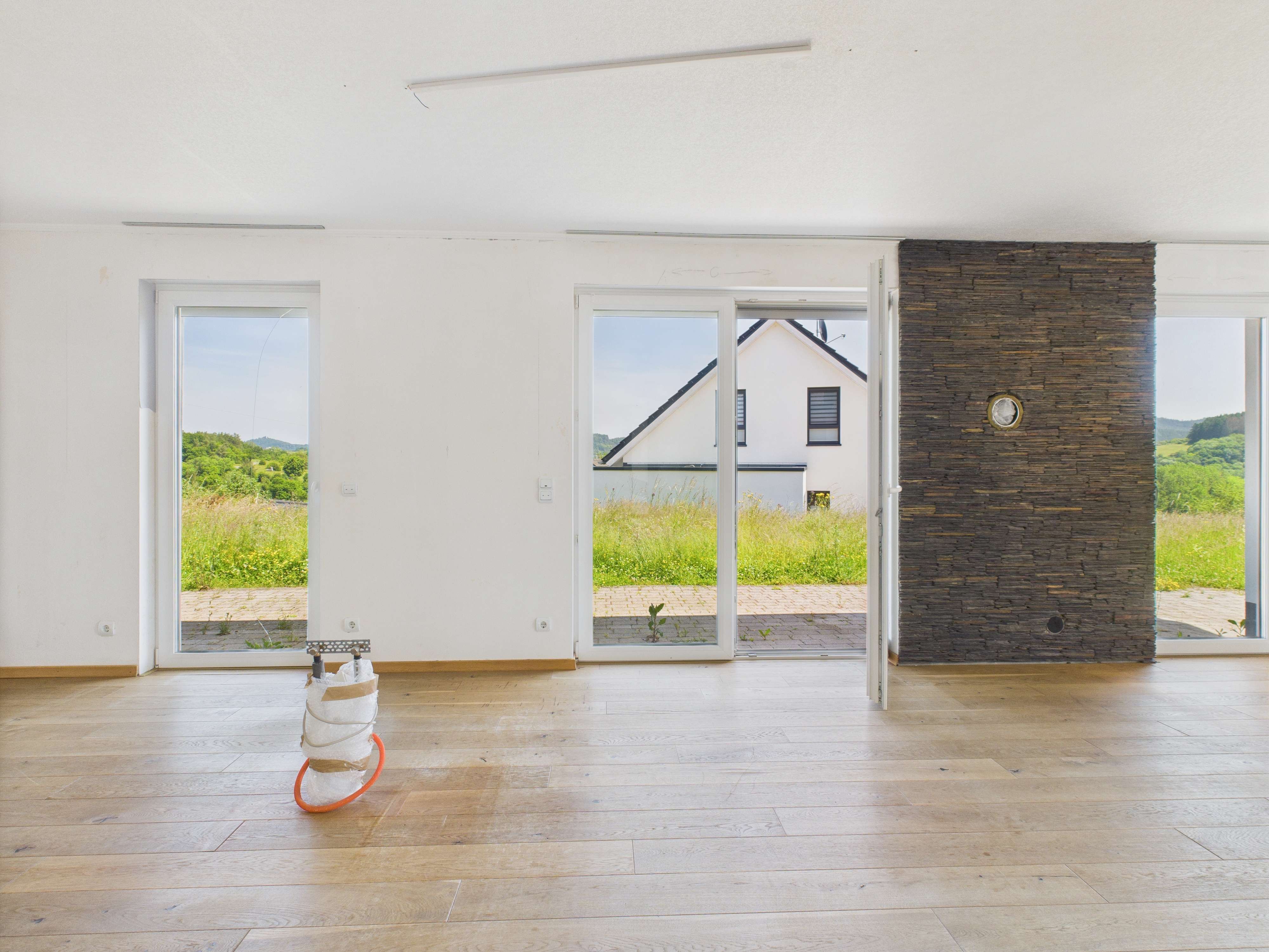 Immobilie in Gerolstein - Einfamilienhaus mit sonnigen Garten in guter Lage ! - Bild 3