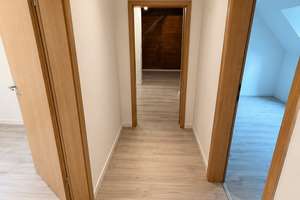 Viel Platz für den Alltag: Modernisierte 4-Zimmer-Wohnung in Oberhausen – Ackerfeldstraße 3, 46145 Sterkrade-Mitte, Oberhausen – Vorschaubild 4