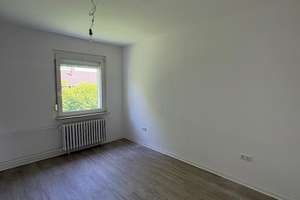 Attraktive 2-Zimmer-Wohnung – frisch modernisiert mit Balkon und Badewanne – Im Westerbruch 54, 45327 Katernberg, Essen – Vorschaubild 3