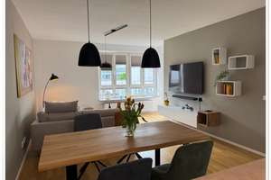 Sonnig und ruhig wohnen in der Münchner City! Exquisit ausgestattete 2-Zimmer-Wohnung im 5.OG mit...
