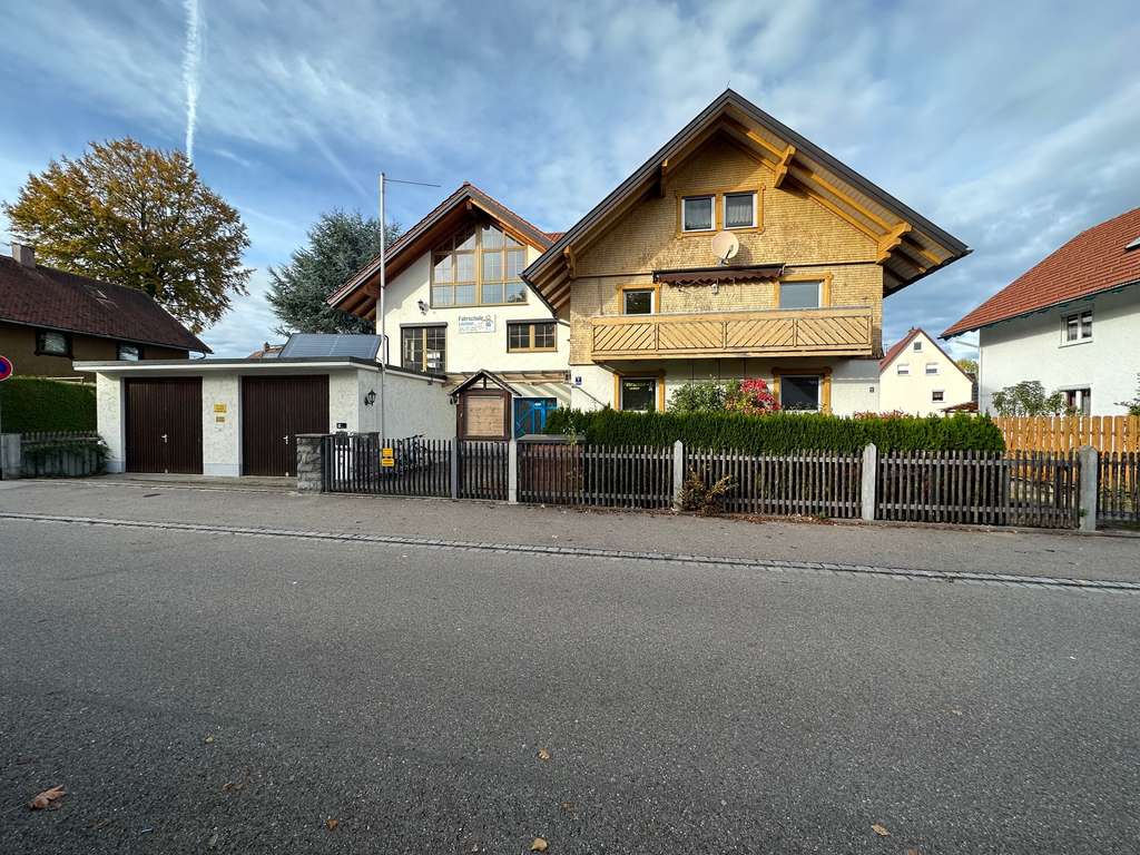 2 Häuser, 4 Garagen, 1 Grundstück in ruhiger u. zentraler lage von Kempten (Allgäu)