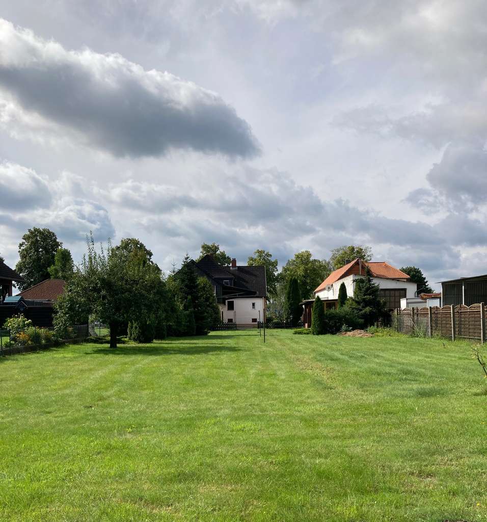 Immobilie in Bergfeld - 7-Zimmer-Haus mit Nebengebäuden für Gartenfreunde - Bild 2