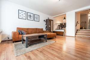 Gepflegtes Split-Levenhaus mit komplett neue Bäder, Balkon und Terrasse in ruhiger Wohnlage – Die vollständige Adresse der Immobilie erhältst du vom Anbieter., 21077 Eißendorf, Hamburg – Vorschaubild 1