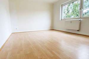 Helle Wohnung im Herzen von Brand, mit Balkon