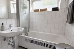 Großzügige 3-Zimmer-Wohnung mit zwei Balkonen und zwei Tiefgaragenstellplätzen – Die vollständige Adresse der Immobilie erhältst du vom Anbieter., 40474 Golzheim, Düsseldorf – Vorschaubild 6