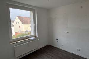 Zentral gelegene 3,5-Zimmer-Wohnung in Gelsenkirchen-Ückendorf! – Bochumer Straße 247, 45886 Ückendorf, Gelsenkirchen – Vorschaubild 2