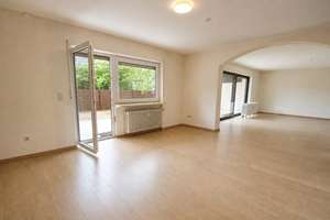 Exklusives 3-Familienhaus mit Garten, Balkon & vielseitigen Nutzungsmöglichkeiten – Die vollständige Adresse der Immobilie erhältst du vom Anbieter., 68799 Reilingen – Vorschaubild 3
