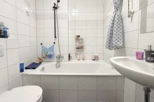 Moderne 2-Zimmer-Wohnung mit Fußbodenheizung und Einbauküche – ideal für Singles oder Paare – Eckenerstraße 2, 40468 Unterrath, Düsseldorf – Vorschaubild 5
