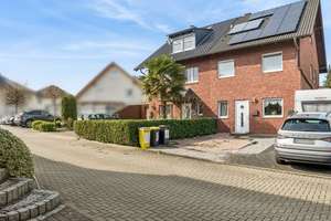 Gepflegte Doppelhaushälfte mit Ausbaureserve, PV-Anlage, Solarthermie und Garage in DO-Bodelschwingh