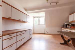 Mehrfamilienhaus mit großem Hintergebäude und Hofflächen für mehrere PKW – Die vollständige Adresse der Immobilie erhältst du vom Anbieter., 42651 Solingen-Mitte, Solingen – Vorschaubild 37
