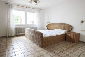  129 m² Raumwunder in Reutlingen | Perfekt für Familie o. Homeoffice: Renovieren & Wert steigern! – Die vollständige Adresse der Immobilie erhältst du vom Anbieter., 72764 Reutlingen-Mitte, Reutlingen – Vorschaubild 6