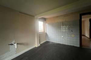 Viel Platz für Ihre Ideen: Zwei modernisierungsbedürftige Einfamilienhäuser in MG-Wickrathberg
 – Die vollständige Adresse der Immobilie erhältst du vom Anbieter., 41189 Wickrathberg, Mönchengladbach – Vorschaubild 9