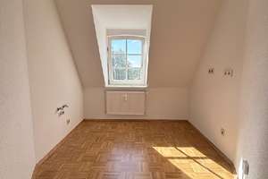 Dobritz: renovierte 2-Zi.-Maisonette mit Parkett & Juliette-Balkonen – Dobritzer Straße 65, 1237 Seidnitz/Dobritz, Dresden – Vorschaubild 7