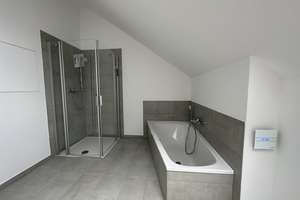 Große 3-Zimmer-Maisonette-Wohnung im Niedrigenergiehaus – Johann-Klöhr-Straße 32, 97618 Hohenroth – Vorschaubild 17