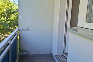 Großzügige 3-Raum-Wohnung mit Balkon! – Förderstedter Straße 96, 39112 Leipziger Straße, Magdeburg – Vorschaubild 2