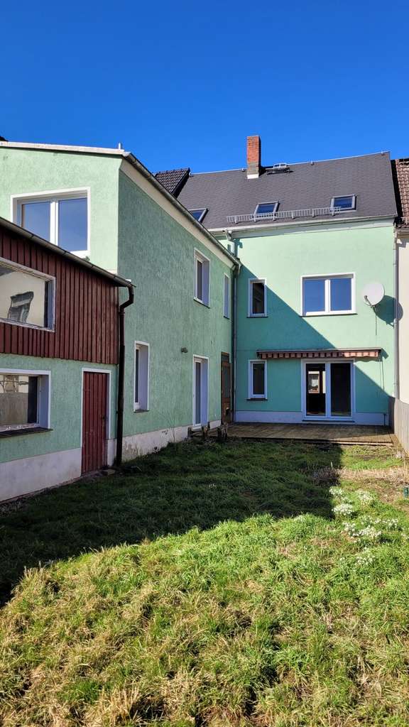 Immobilie in Meerane - Ein Zuhause mit Herz zum sanieren.
Tolles Einfamilienhaus mit Garten. - Bild 0