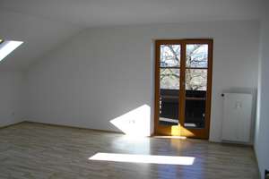 Schöne 3,5-Zimmer Wohnung mit Balkon in Königsdorf-Osterhofen – 82549 Königsdorf – Vorschaubild 2