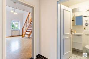 Galerie­wohnung mit stilvollem Raumkonzept und Südbalkon – Die vollständige Adresse der Immobilie erhältst du vom Anbieter., 80997 Allach, München – Vorschaubild 2