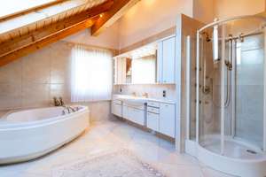 Provisionsfrei – Exklusives Einfamilienhaus mit privatem Poolhaus in Toplage Neuried – Die vollständige Adresse der Immobilie erhältst du vom Anbieter., 82061 Neuried – Vorschaubild 11