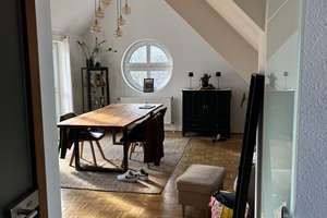 Charmante 3-Zimmer Maisonette Dachgeschosswohnung mit Balkon in Mainz-Finthen