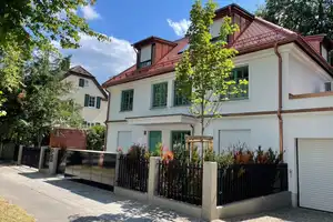 Sonnige, top-ausgestattete DG-Wohnung in kleiner Wohnanlage mit Putzservice – Alte Allee 27, 81245 München – Vorschaubild 19