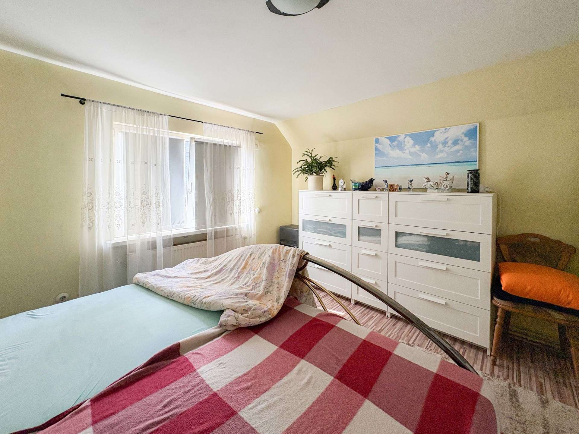 Immobilie in Daaden - Solide Doppelhaushälfte mit mediterranem Gartenflair 
in zentraler Lage! - Bild 3