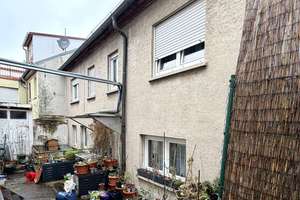 Kapitalanlage in zentraler Lage – MFH mit leerer Einheit & zusätzlichem Entwicklungspotenzial – Die vollständige Adresse der Immobilie erhältst du vom Anbieter., 76646 Bruchsal – Vorschaubild 2