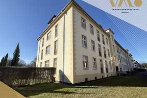 Charaktervolle Kapitalanlage: vermietete 3-Zimmerwohnung in denkmalgeschützter Anlage zu verkaufen!