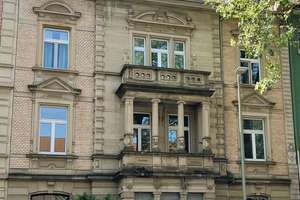 Renditestarkes historisches Stadthaus mit weiterem Entwicklungspotential
