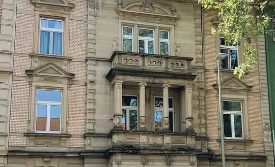 Renditestarkes historisches Stadthaus mit weiterem Entwicklungspotential