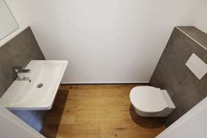Reihenhaus mit 3 Ebenen mit Einbauküche, Garten, Terrasse, Tageslichtbad, Stellplatz u.v.m. – Rundkapellenweg 24J, 4249 Hartmannsdorf-Knautnaundorf, Leipzig – Vorschaubild 9
