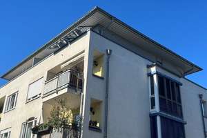 BEZUGSFREIES DACHGESCHOSS MIT EINBAUKÜCHE