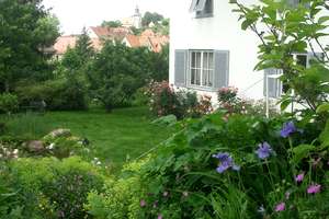 Wohnen am Weinberg: Helle DG-Wohnung mit Sonnenbalkon  u. großem Gartenanteil in Traumlage – Asangstr. 42, 70329 Obertürkheim (Ortsteil), Stuttgart – Vorschaubild 3