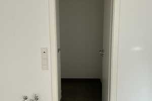 Attraktive, schöne 2-Zimmer-Wohnung mit Loggia in Neustadt-Süd, Nähe St. Maternus Kirche – Die vollständige Adresse der Immobilie erhältst du vom Anbieter., 50678 Neustadt/Süd, Köln – Vorschaubild 5