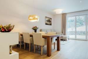 Architektonisches Townhouse auf parkähnlichen Grundstück - neuwertig, großzügig & familienfreundlich – Die vollständige Adresse der Immobilie erhältst du vom Anbieter., 22587 Blankenese, Hamburg – Vorschaubild 2