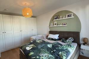 Familienglück mit guter Aussicht * 3-Zi. mit Wintergarten und Balkon * 90 m² * Baujahr 2020 – Welfenstr. 12, 81541 Obere Au, München – Vorschaubild 6