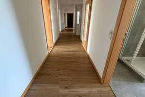 2. OG / Laminat /  Wanne+Dusche+Fenster /  zwei Balkon u.v.m. – Jahnstraße 57, 9126 Lutherviertel, Chemnitz – Vorschaubild 3
