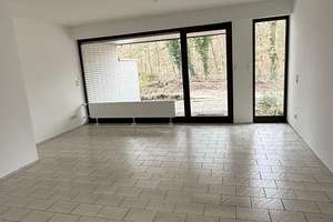 Helle 4-Zimmer-EG-Wohnung mit Terrasse & Garten am Waldrand im Norden von Darmstadt – Die vollständige Adresse der Immobilie erhältst du vom Anbieter., 64289 Darmstadt-Ost, Darmstadt – Vorschaubild 1