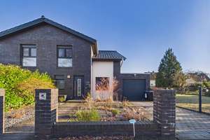 Isernhagen: Moderne DHH mit hochwertiger Ausstattung und Garage – Die vollständige Adresse der Immobilie erhältst du vom Anbieter., 30916 Isernhagen – Vorschaubild 1